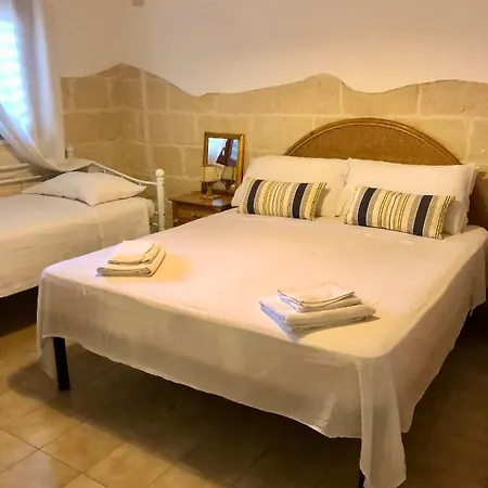 Lo Yacht Guest house *